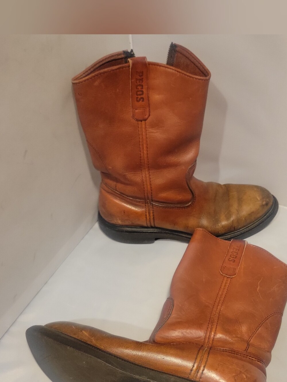 Red Wing 1105 Pecos Men’s Size 10.5 D Brown Leather Soft Toe Pull On Work Boots.